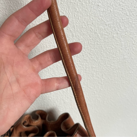 Frye / NWT Nora Knotted Bucket in Beige - Picture 7 of 10